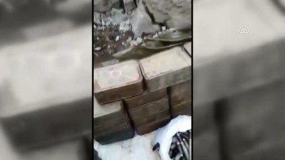 ucaksavar - Teröristlerin kullandığı mağarada çok sayıda silah ve mühimmat bulundu - HAKKARİ Videosu