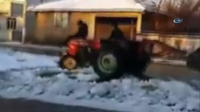 guzergah -  Traktörle drift yaptılar...Trafik canavarları kamerada  Videosu