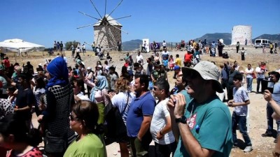 gokyuzu - Bodrum'da uçurtmalar engelliler için uçuruldu  Videosu