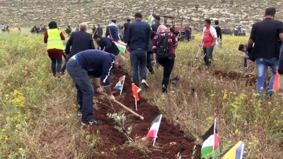 goz yasartici gaz - İsrail askerleri Batı Şeria’da Nekbe faaliyetine müdahale etti - RAMALLAH Videosu