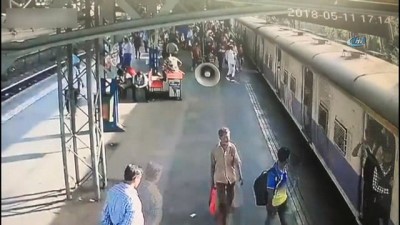 guvenlik gorevlisi -  - Küçük Kız Trenin Altında Kalmaktan Böyle Kurtarıldı  Videosu