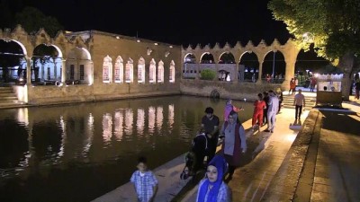 on bir ayin sultani - 'Peygamberler şehri'nde teravih coşkusu - ŞANLIURFA  Videosu