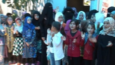 15 bin kisi -  - Suriye’ye Ramazan Yardımı
- 500 Bin Kişiye Yardım Ulaştırılacak Videosu
