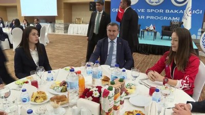 basin mensuplari - Bakan Aşkın Bak, gençlerle bir araya geldi - ANKARA  Videosu