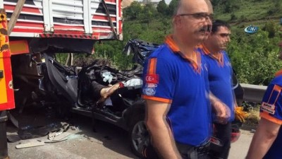 emniyet seridi -  Emniyet şeridindeki tıra arkadan çarpan otomobil paramparça oldu: 1 ölü Videosu