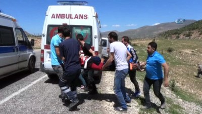 direksiyon -  Gercüş'te otomobil takla attı: 1'i ağır 2 yaralı  Videosu