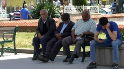 hava sicakliklari -  Ramazanda gölge yeri bulan şekerleme yaptı Videosu