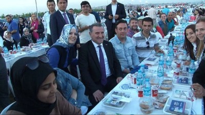 uttu -  AK Parti ‘Vefa İftarı’ Yenikapı’da yapıldı Videosu