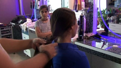 kanser tedavisi -  Kanser hastaları için saçlarını kestirdiler  Videosu