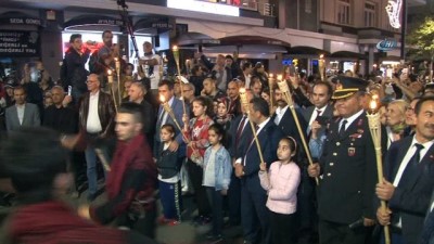 fener alayi -  Samsun’da 4 bin kişilik “Fener Alayı Yürüyüşü” Videosu