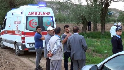 supheli olum -  Sivas’ta şüpheli ölüm... Balık avlamaya giden gençler ağaca asılı ceset buldu Videosu