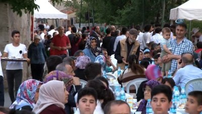 iftar sofrasi -  Ümraniye’de 5 yıldızlı iftar sofrası kuruldu  Videosu