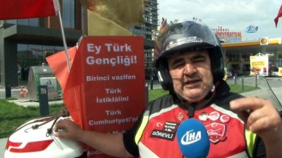 sehitlikler -  Atatürk büstü ve dev Türk bayrağıyla trafikte seyreden motosiklet sürücüsü dikkat çekti  Videosu