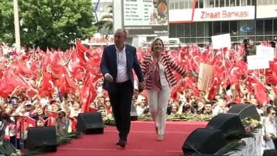 miting alani -  CHP Cumhurbaşkanı adayı Muharrem İnce: '4 milyon Suriyelilere harcanan para 40 milyar dolar, eğer ev yapsaydık 2 milyon ev yapardı. Yazık günah değil mi'  Videosu