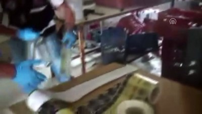 sahte icki operasyonu - Manisa'daki sahte içki tesisine yönelik operasyon Videosu