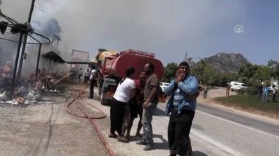 Bodrum'da hediyelik eşya dükkanında yangın (2) - MUĞLA