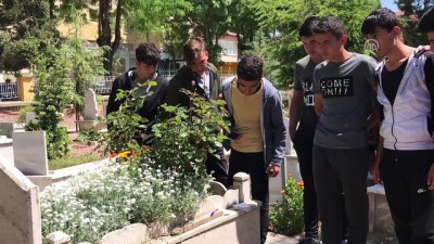 'Mezarlıkta ağlayan kız' iddiası - ÇORUM 