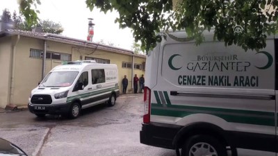 Otomobil devrildi: 1 ölü, 1 yaralı - GAZİANTEP 