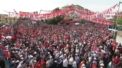 ikinci sinif vatandas - Başbakan Yıldırım: 'Bu ülkede hiç kimse birinci sınıf vatandaş ikinci sınıf vatandaş diye ayrılamaz' - DİYARBAKIR Videosu