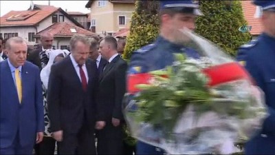 mezarlik ziyareti -  - Cumhurbaşkanı Erdoğan’dan Kovaçi Şehitliği'ne ziyaret Videosu