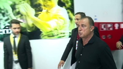 takim otobusu - Galatasaray'a coşkulu uğurlama - İZMİR  Videosu