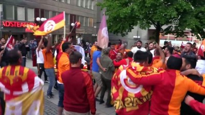 tezahur - İsveç'te Galatasaraylı taraftarlar şampiyonluğu kutladı - STOCKHOLM  Videosu