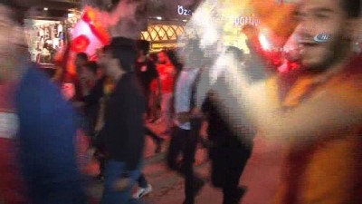 sampiyon - Şampiyonluk kutlaması kavgaya dönüştü  Videosu