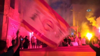 sampiyon - Şampiyonluk sevinci gece geç saatlere kadar sürdü  Videosu