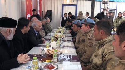 helikopter - Vali Zorluoğlu, Tendürek'te Mehmetçik'le iftar açtı - VAN  Videosu