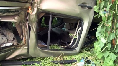 ticari arac -  Cenazeye giderken şarampole uçtular: 7 yaralı  Videosu