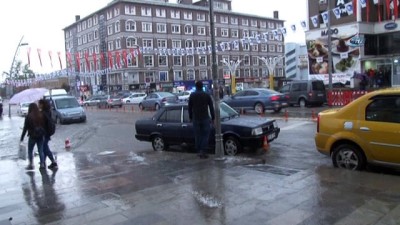 mahsur kaldi -  Erzurum'da şiddetli yağmur sonrası ev ve iş yerlerini su bastı  Videosu