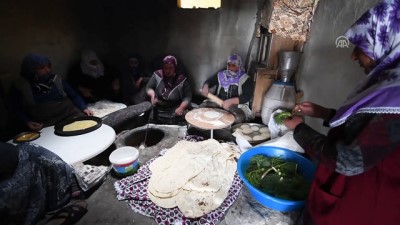 tandir ekmegi - İmece usulü hazırlanan lezzetler ramazan sofralarını süslüyor - KARS  Videosu