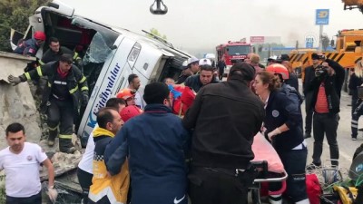 yolcu otobusu - (TEKRAR) Yolcu otobüsü devrildi - KÜTAHYA  Videosu