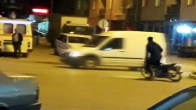 motosiklet surucusu -  Trafiğe aldırış etmeden motosikletle drift yaptı  Videosu