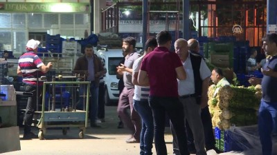 gida deposu - Türkiye'nin yaş meyve sebze üssü: Antalya Hali  Videosu