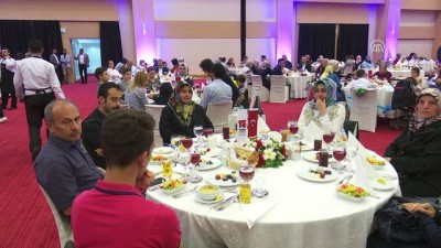 psikolog - 15 Temmuz şehitlerinin aileleri iftarda bir araya geldi - ANKARA  Videosu