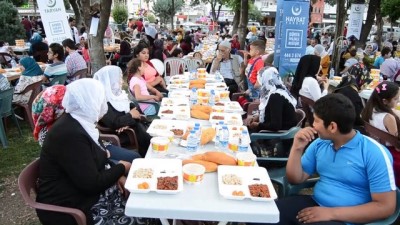 yetim cocuk - 200 Türk ve Suriyeli yetime giysi yardımı - BATMAN  Videosu