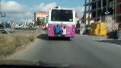 halk otobusu -  Çocukların tehlikeli yolculuğu kamerada  Videosu