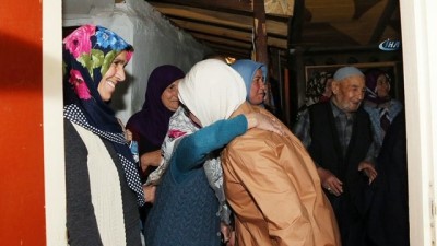  Cumhurbaşkanı Erdoğan, iftarını Sargın ailesinin evinde yaptı