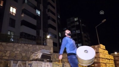 ramazan davulcusu - Türküyle sahura kaldırıyor - KARABÜK  Videosu