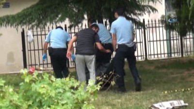 cami bahcesi -  Beyoğlu’nda cami bahçesinde erkek cesedi bulundu  Videosu