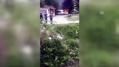 Park halindeki minibüste yangın - BARTIN