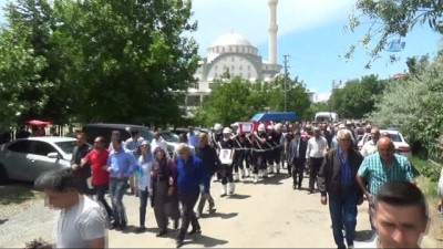 koy mezarligi -  Şehit polis memleketinde son yolculuğuna uğurlandı  Videosu