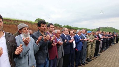 emekli polis - Bingöl'de şehit edilen 33 asker anıldı  Videosu