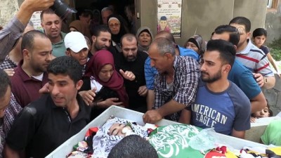 protesto - İsrail askerlerince öldürülen Filistinli çocuğun cenaze töreni - RAMALLAH  Videosu