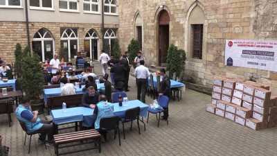 yardim paketi - TDV'den Sırbistanlı Müslümanlara ramazan yardımı - BELGRAD  Videosu