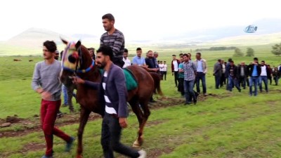 at yarislari -  Varto’da terör olayları nedeniyle yapılamayan at yarışları yeniden düzenlendi  Videosu