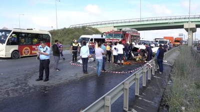 temizlik araci - Arnavutköy'de otomobil temizlik aracına çarptı: 3 ölü - İSTANBUL  Videosu