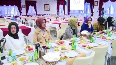 iftar sofrasi -  Diyanet İşleri Başkanı Ali Erbaş: “Kadın sivil toplum kuruluşlarının gayretleri her türlü takdirin üstündedir”  Videosu