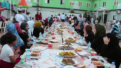 muslu - Suriyeli yetimler iftar sofrasında buluştu - HATAY Videosu